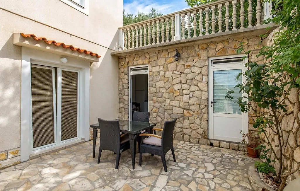 Apartments Jadranka Pag Town