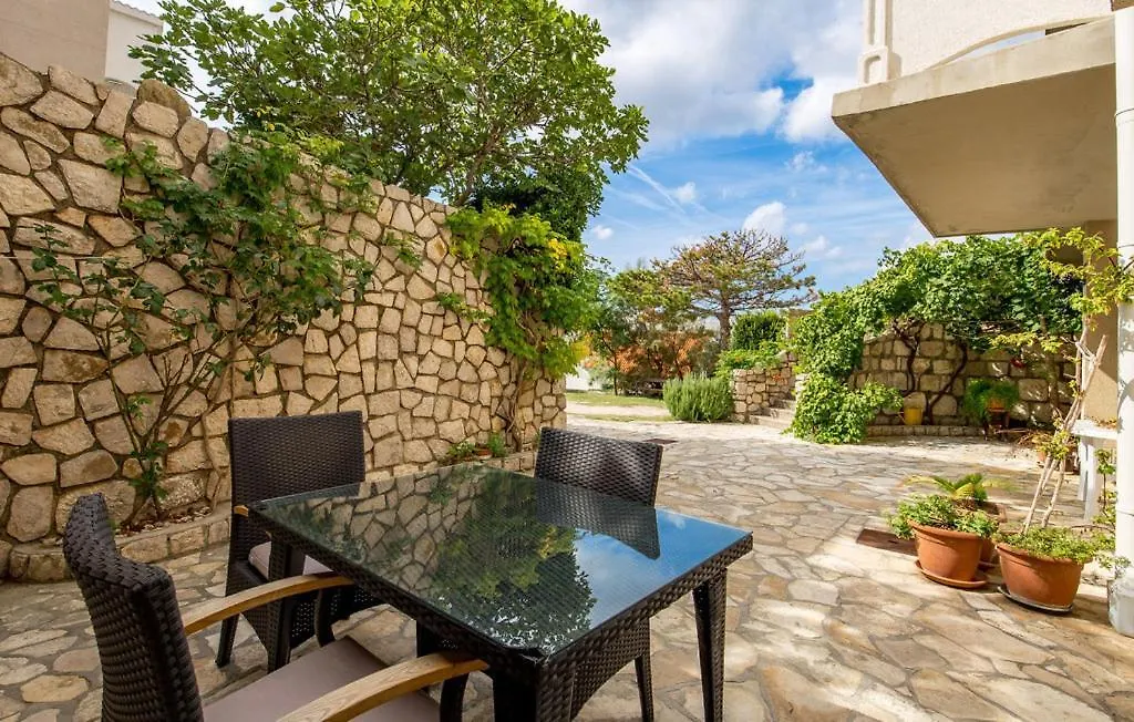 Apartments Jadranka Pag Town