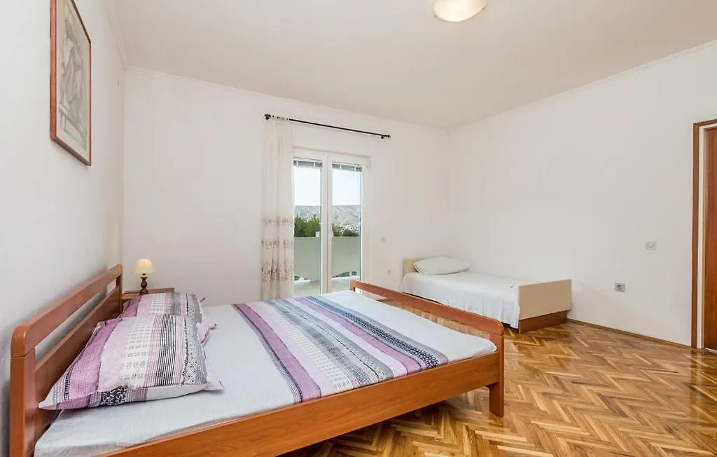 Apartments Jadranka Pag Town