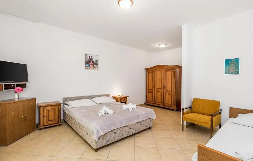Apartments Jadranka Pag Town 0*,