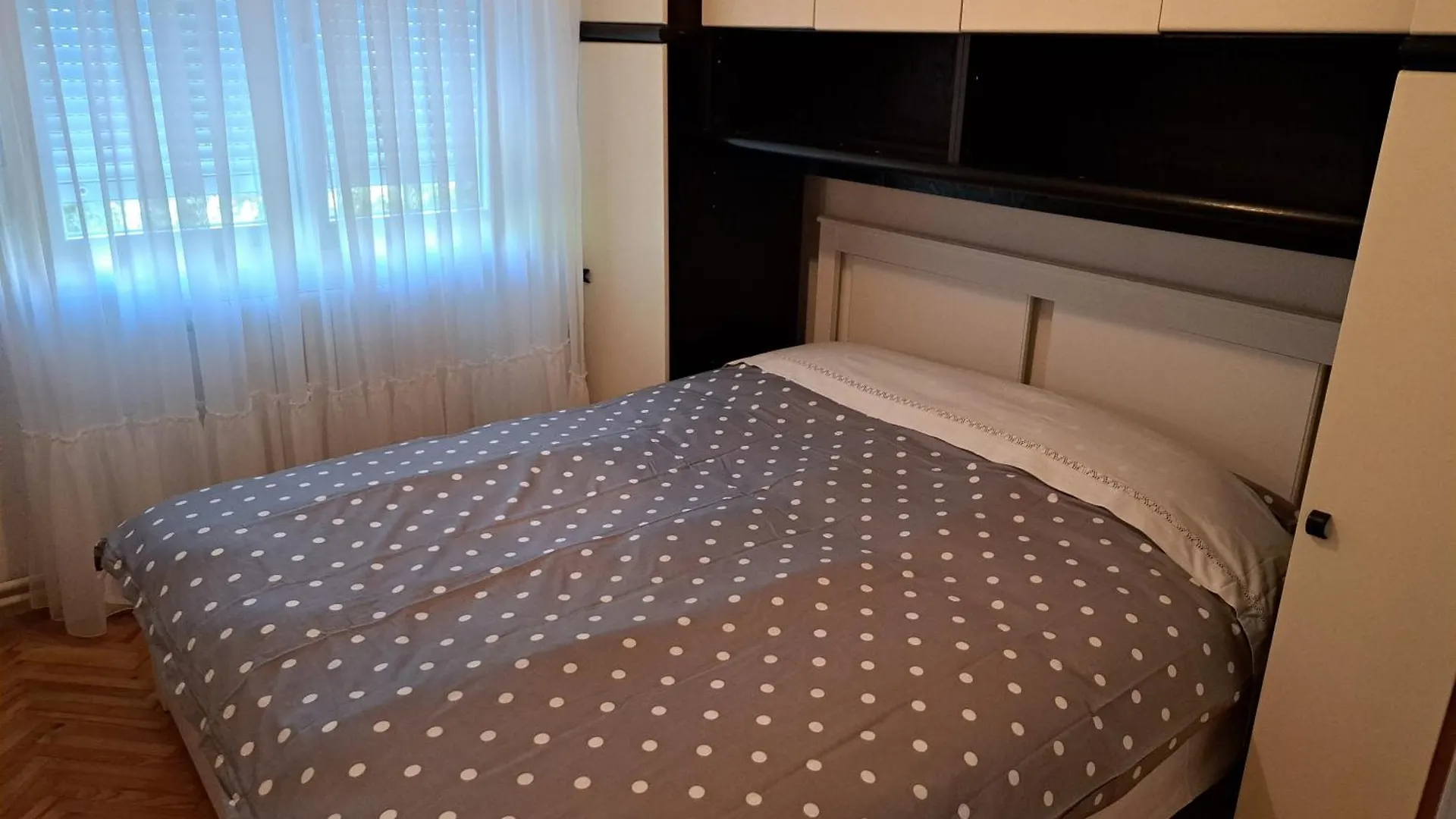 Apartments Jadranka Pag Town
