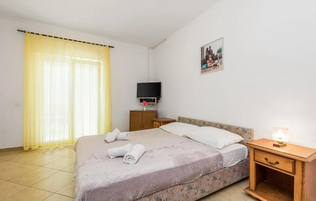 Apartments Jadranka Pag Town