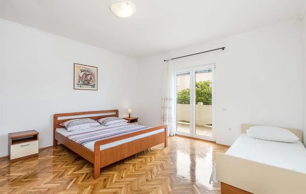 Apartments Jadranka Pag Town