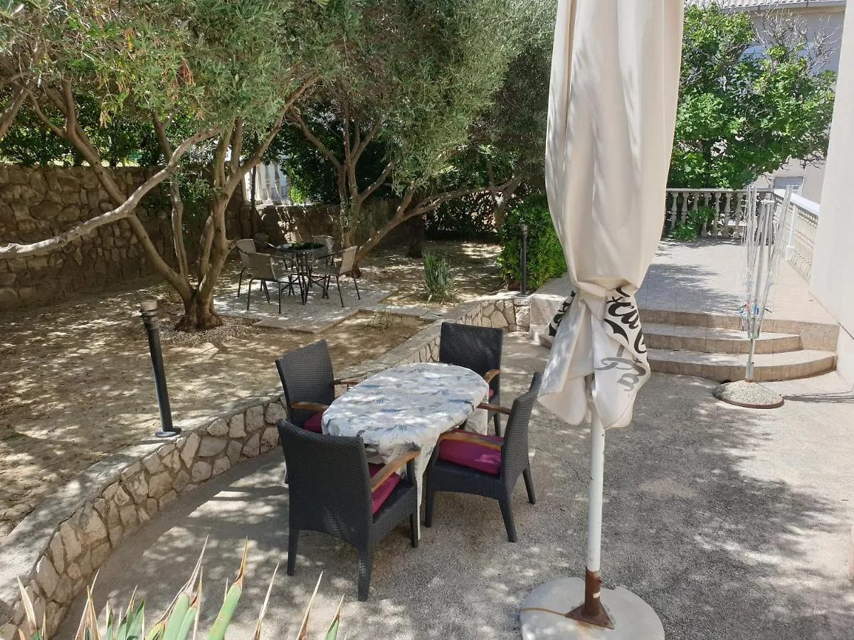 Apartments Jadranka Pag Town